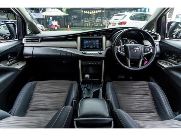 C3082 2017 Toyota Innova Crysta 2.8 G รูปที่ 4